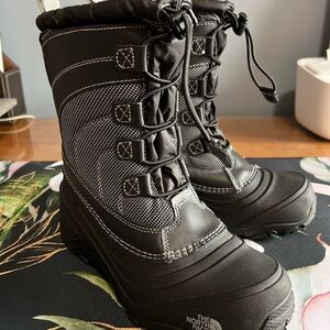 The North Face Boys Size 4 Boots